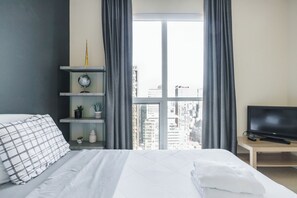 Luokittelematon kuva, 4 kautta 10, painike