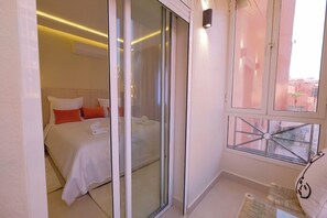 2 bedrooms, iron/ironing board, WiFi, bed sheets - Downtown Gueliz, lively streets and everything on foot! (Marrakesh)