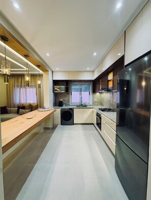 Private kitchen - Downtown Gueliz, lively streets and everything on foot! (Marrakesh)
