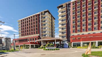 Condo, 1 Bedroom, Balcony, Pool View | Exterior