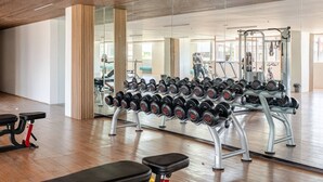 Condo, 1 phòng ngủ, ban công, quang cảnh hồ bơi | Khu thể thao