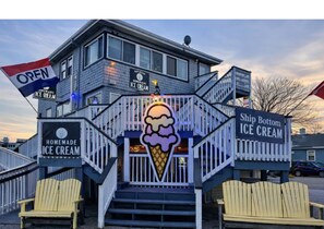 Exterior - 4 Houses to the Beach Newly Renovated LBI Home - Beach Haven Terrace (Long Beach)