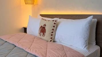 Desk, iron/ironing board, WiFi, bed sheets