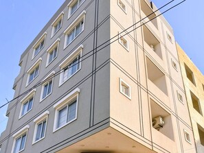 Exterior - Gourmet Getaway Two by Jannat Vacation Rentals (Karachi)