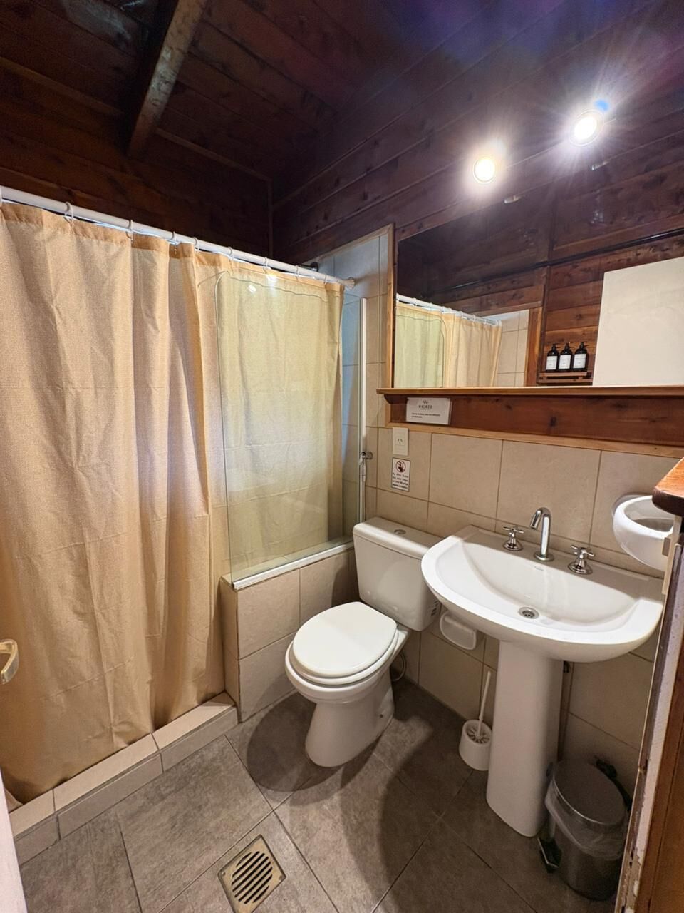 Cabin, 2 Bedrooms, Park View | Free WiFi, bed sheets