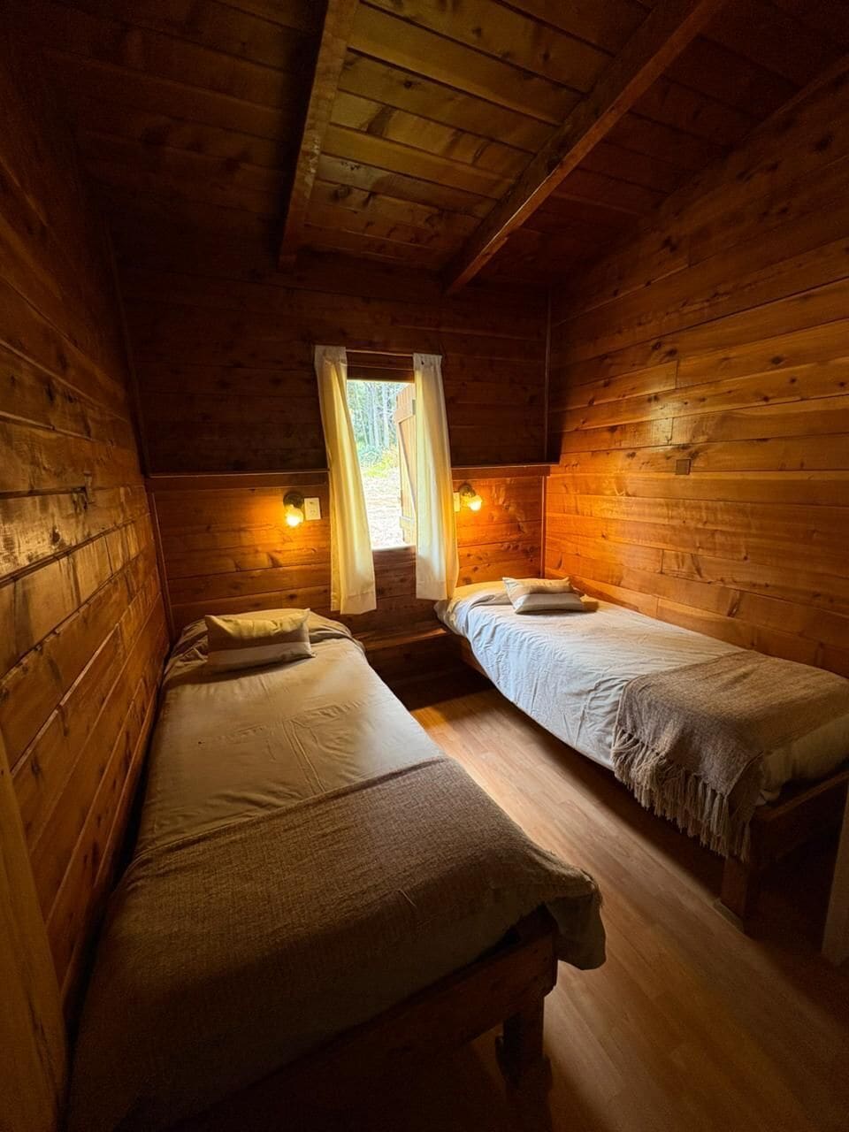 Cabin, 2 Bedrooms, Park View | WiFi (free), bed sheets