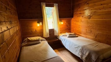 Cabin, 2 Bedrooms, Park View | WiFi (free), bed sheets