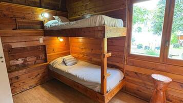 Cabin, 2 Bedrooms, Park View | Free WiFi, bed sheets