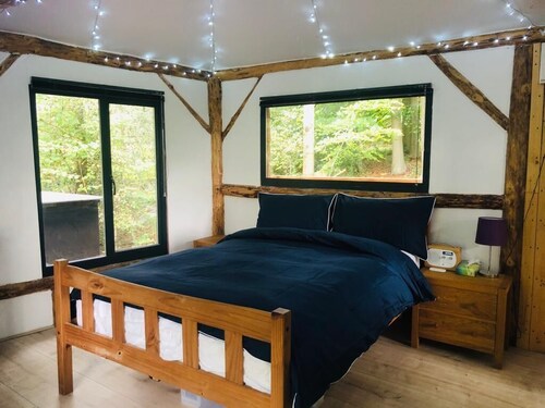 Magical Treehouse/Cabin hidden in Ancient Woodland