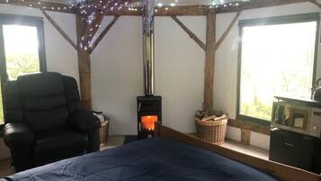 1 bedroom, bed sheets