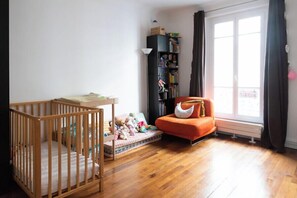 Children’s area - Beautiful family apartment (Paris)