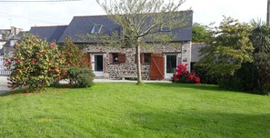 Unclassified image, 3 of 24, button - Holiday Home “Le Nid du Goéland” with Private Terrace, Shared Garden & Wi-Fi (Lantic)