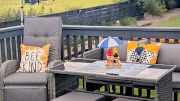 House, 3 Bedrooms, Balcony, Mountain View | Outdoor dining