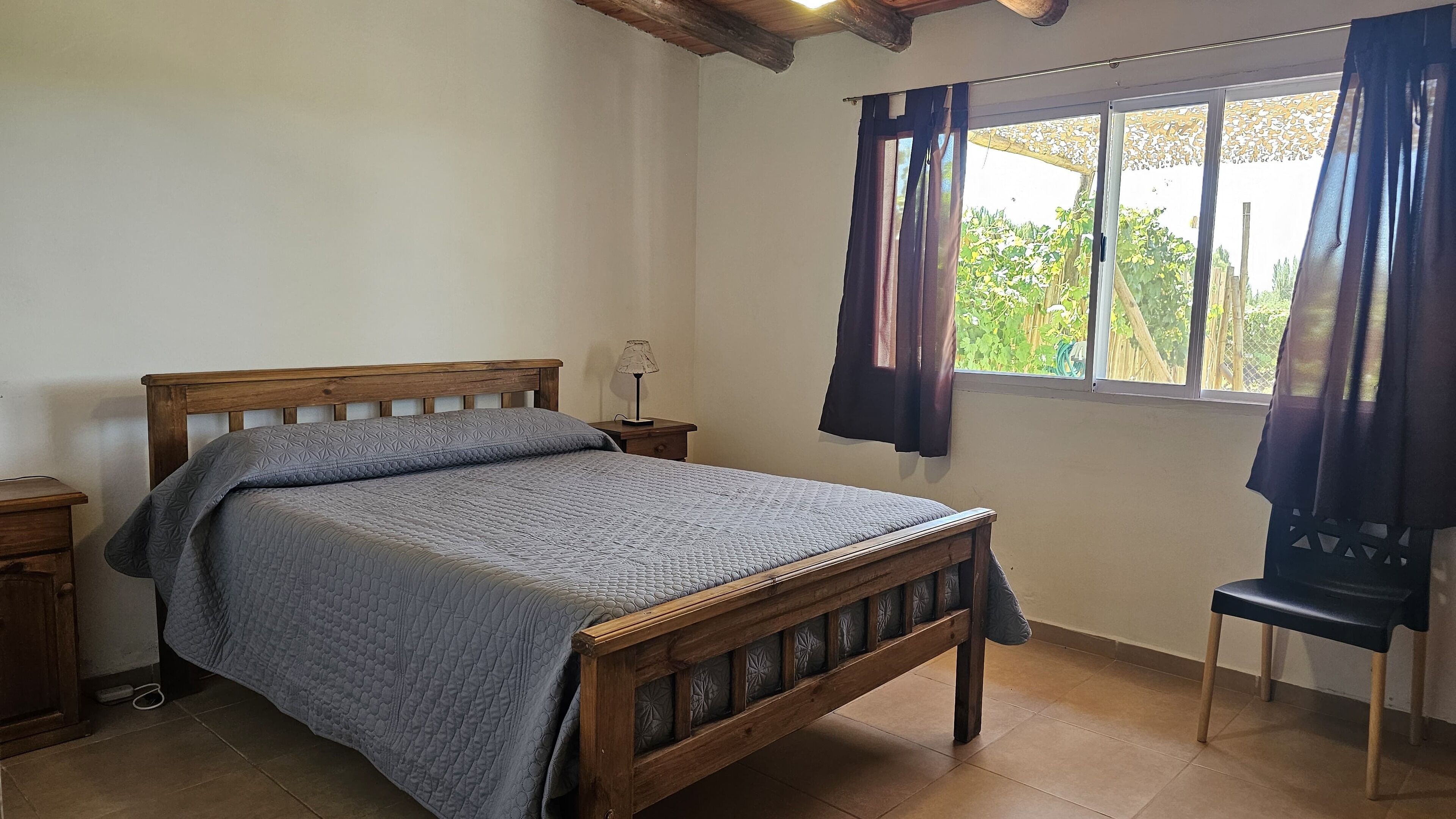 Casa de campo clássica, vista para o vinhedo | Espaço de trabalho para notebook, ferros/tábuas de passar roupa