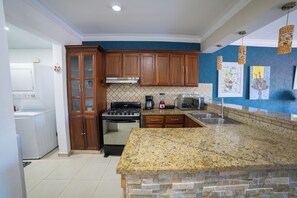 Private kitchen - 2br elegant, views and beach access (Playa Juan Dolio)