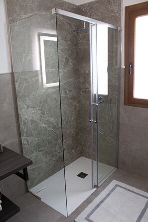 Shower, hair dryer, bidet, towels - A stone's throw from the waterfront and the historic center of Sant'Antioco (Sant'Antioco)