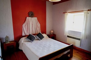 4 chambres, fer et planche à repasser, Wi-Fi