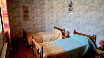 4 Schlafzimmer, Bügeleisen/Bügelbrett, WLAN