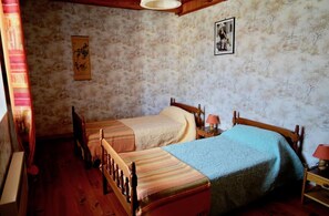 4 chambres, fer et planche à repasser, Wi-Fi