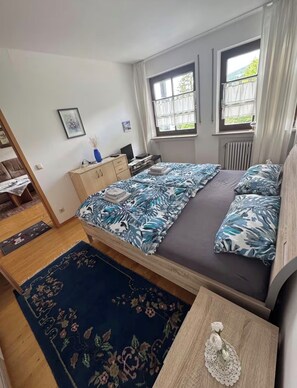 1 bedroom, desk, iron/ironing board, free WiFi