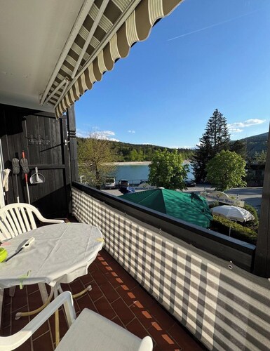 Walchensee vacation apartment with lake view, sauna & swimming pool.