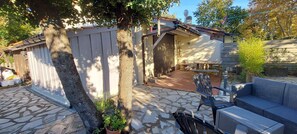 Terrace/patio - Holiday Home “Petite Villa by the Sea” with Private Terrace and Garden (Soulac-sur-Mer)