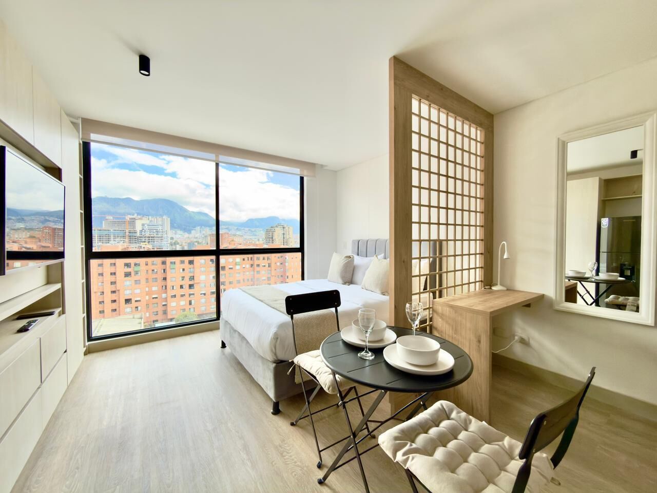 Studio (1001) | Free WiFi