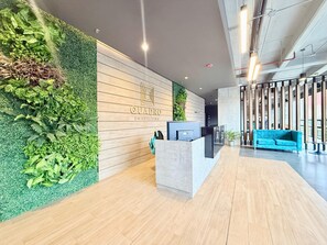 Studio (405) | Lobby