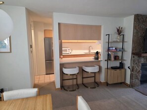 Interior - Lovely condo only 1 mile to slopes on free bus. (Vail)