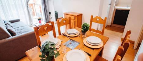 Apartment | Dining
