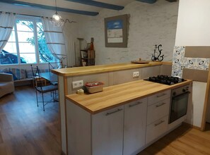 Luokittelematon kuva, 4 kautta 24, painike