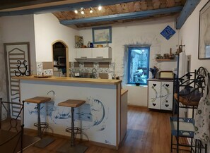 Luokittelematon kuva, 3 kautta 24, painike