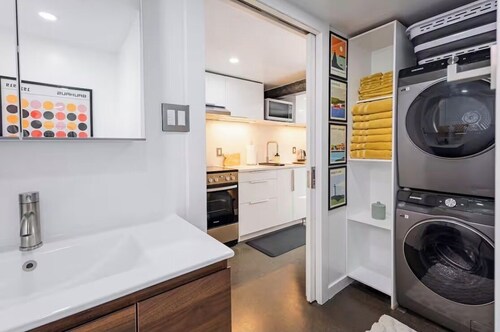 Modern New Apartment with Private Patio 