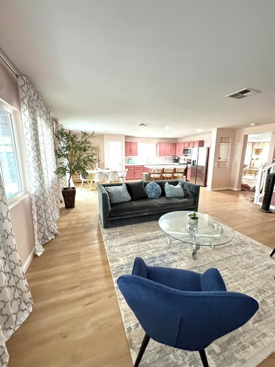 Beautiful 5-bedroom house with AC in Moreno Valley