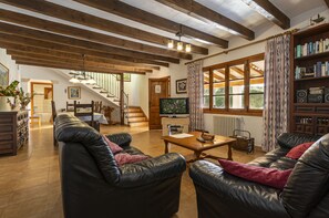 Living area - Villa Murtaretes in Pollensa by Home Villas 360 (Pollensa)