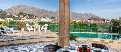 屋外ダイニングエリア