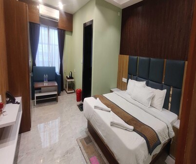 Palette Hotel Smriti Premium 3