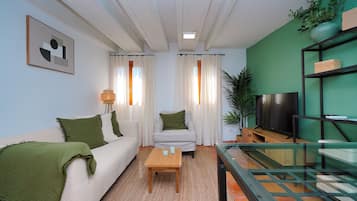 Classic Apartment, 2 Bedrooms | Living area