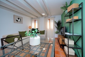Classic-Apartment, 2 Schlafzimmer | Esszimmer
