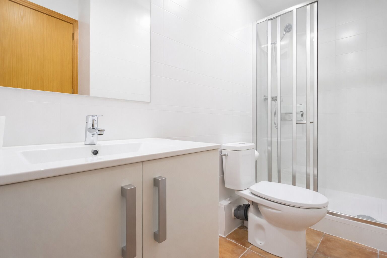 Standard Apartment, 1 Bedroom, Balcony | Bathroom | Shower, hair dryer, towels, soap