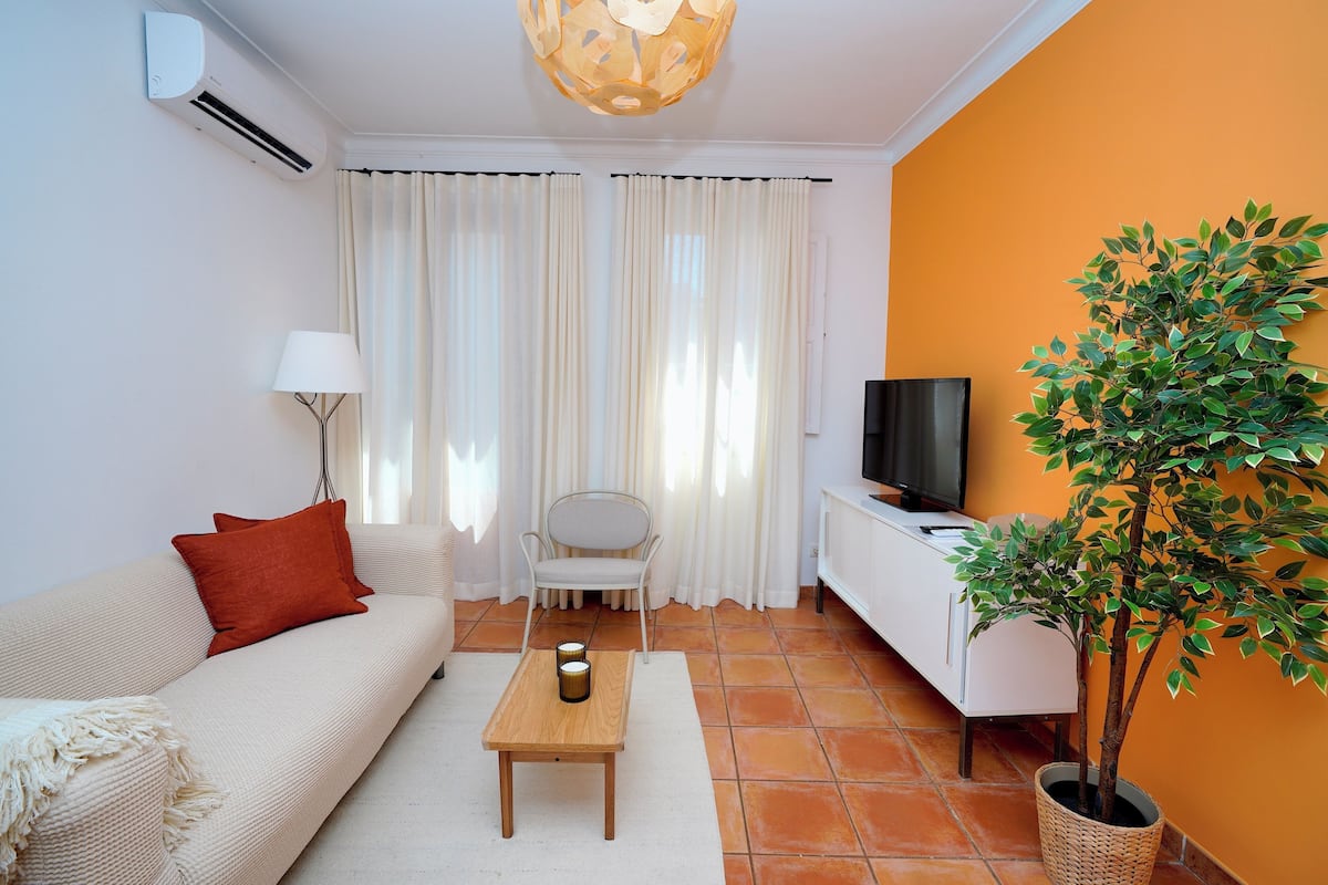 Family Apartment, 2 Bedrooms, Balcony | Living area