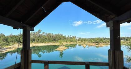Cozy, Piney Woods Barndo Studio in Silsbee--4 minutes from town.