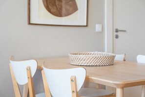 Dining - GuestReady - Historic charm with a balcony (Porto)