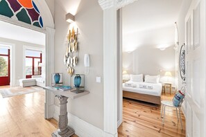 3 bedrooms, iron/ironing board, Internet, bed sheets - GuestReady - Historic charm with a balcony (Porto)