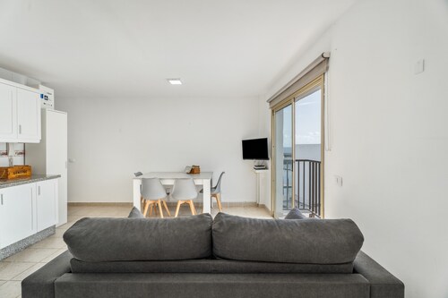 Apartment 'Turandot 34' with Sea View, Balcony and Wi-Fi