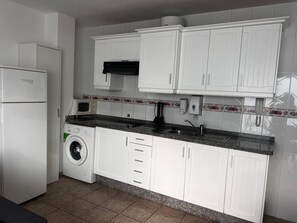 Private kitchen - Apartment 'Turandot 34' with Sea View, Balcony and Wi-Fi (La Restinga)