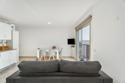 Apartment 'Turandot 34' with Sea View, Balcony and Wi-Fi