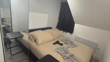 1 bedroom, WiFi, bed sheets