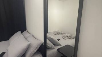 WiFi, bed sheets