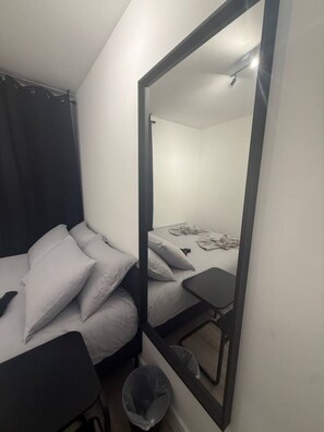WiFi, bed sheets - Central London 20 minutes away (Greater London)